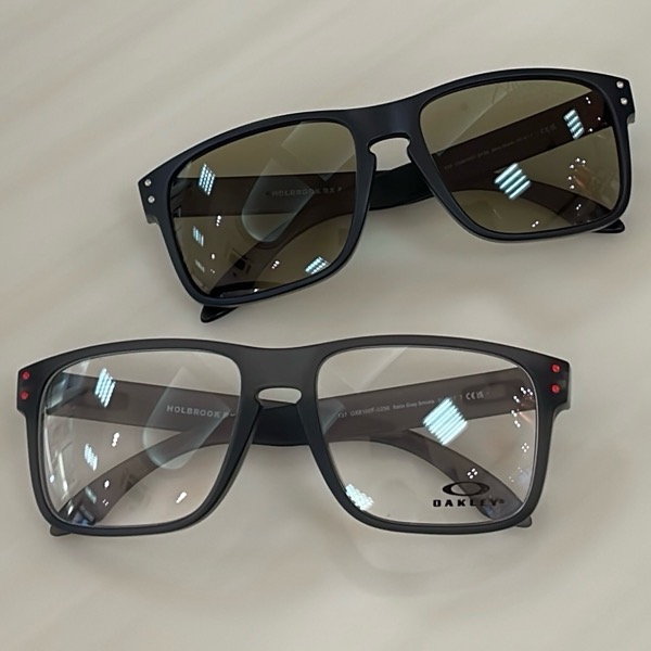 OAKLEY オークリー HOLBROOK RX A サテングレースモーク